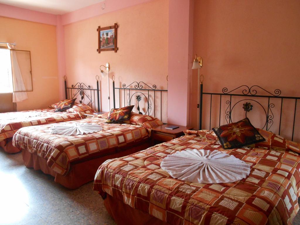 Hotel El Chaparral Panajachel Habitación foto