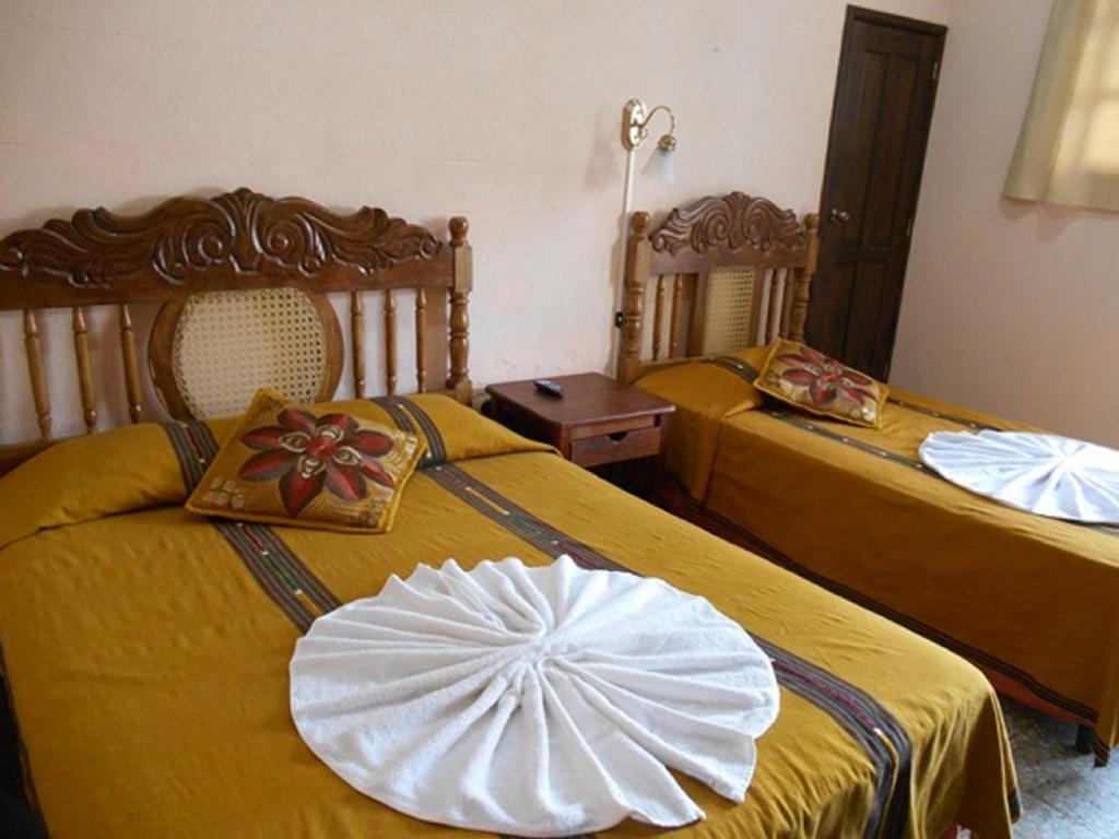 Hotel El Chaparral Panajachel Habitación foto