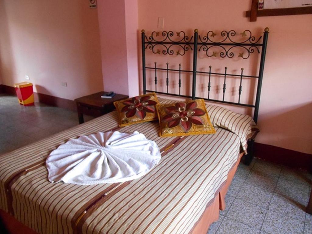 Hotel El Chaparral Panajachel Habitación foto