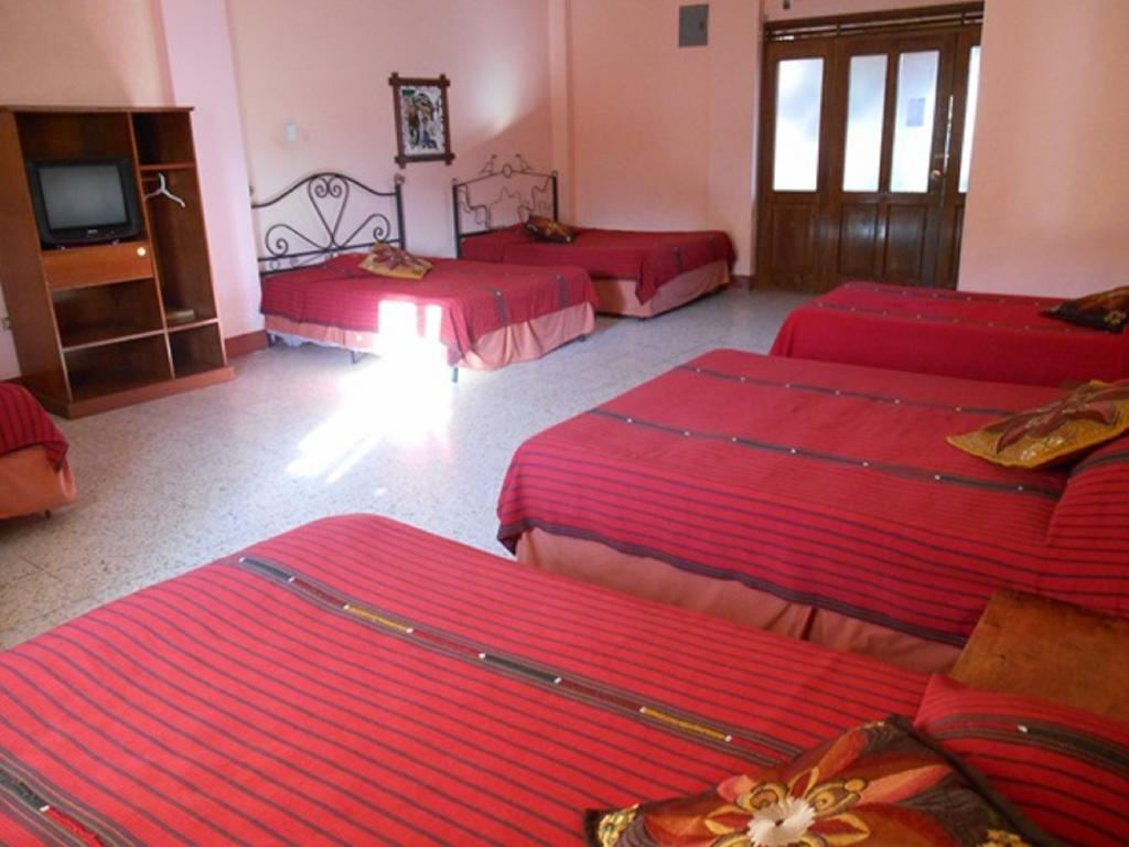 Hotel El Chaparral Panajachel Habitación foto