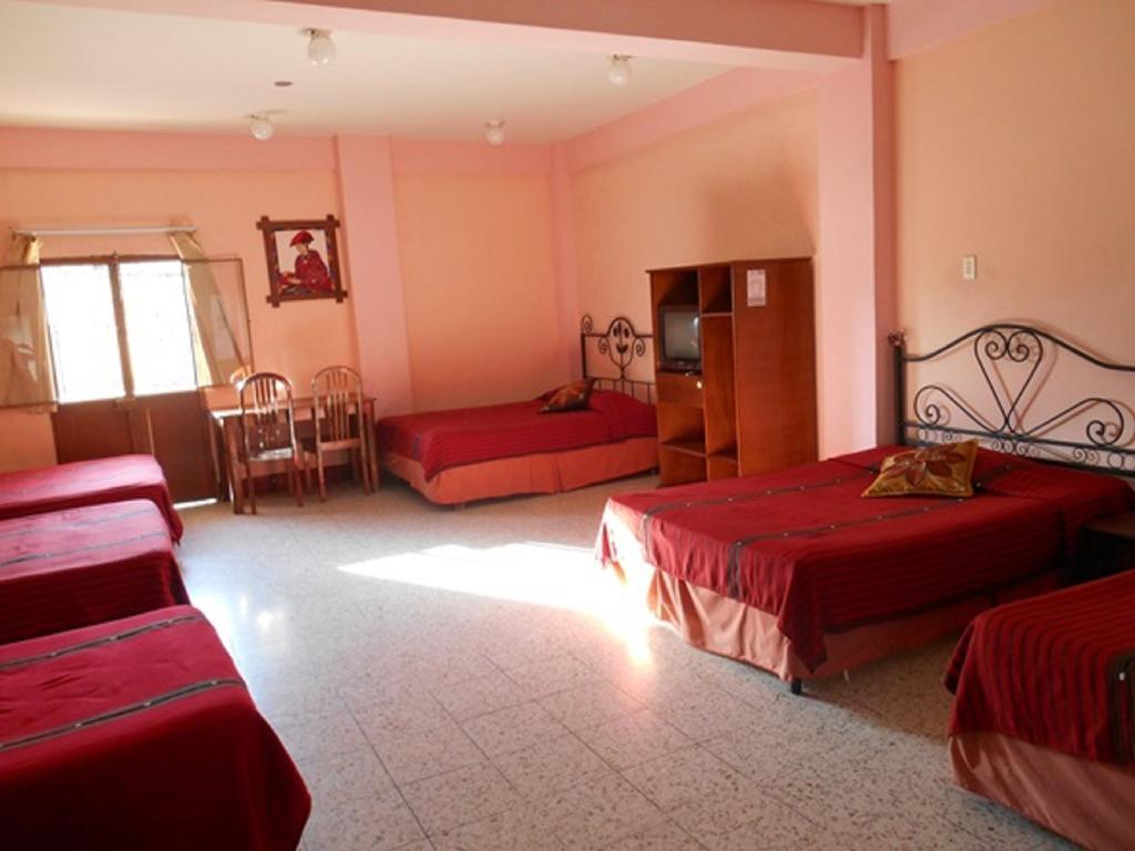 Hotel El Chaparral Panajachel Habitación foto