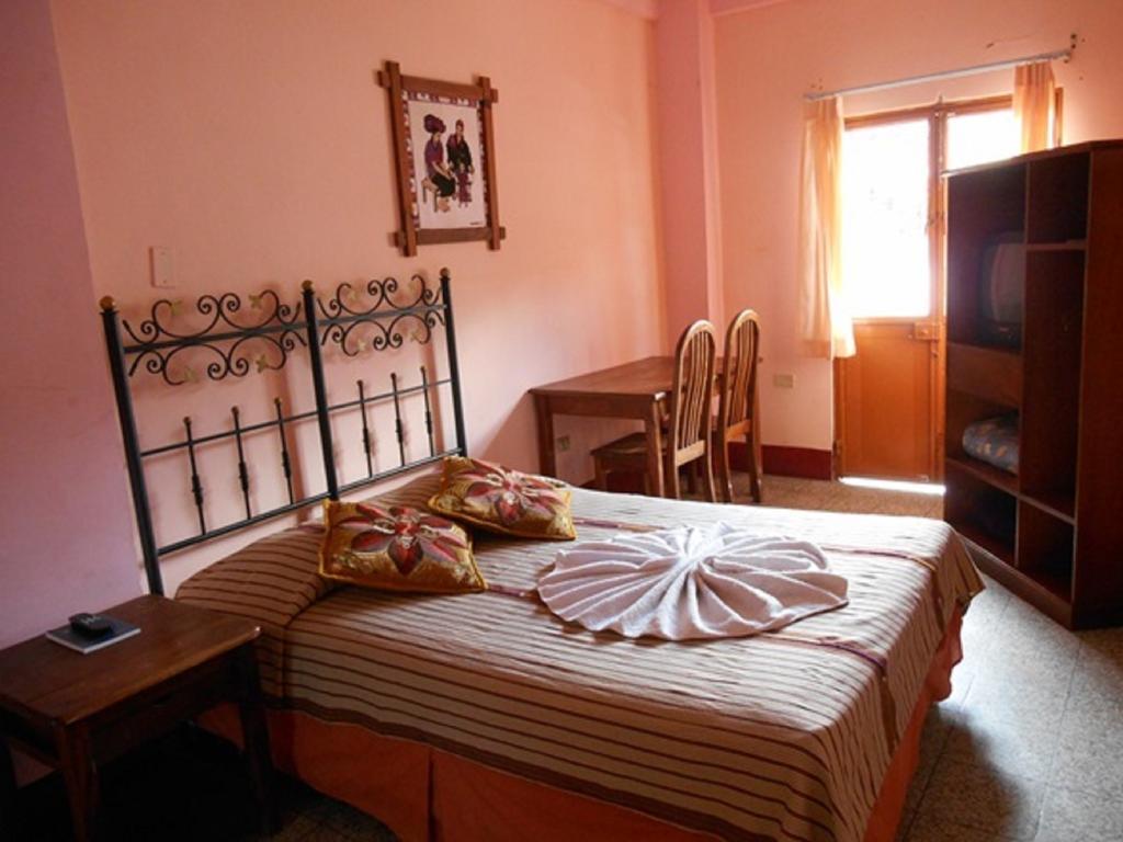 Hotel El Chaparral Panajachel Habitación foto