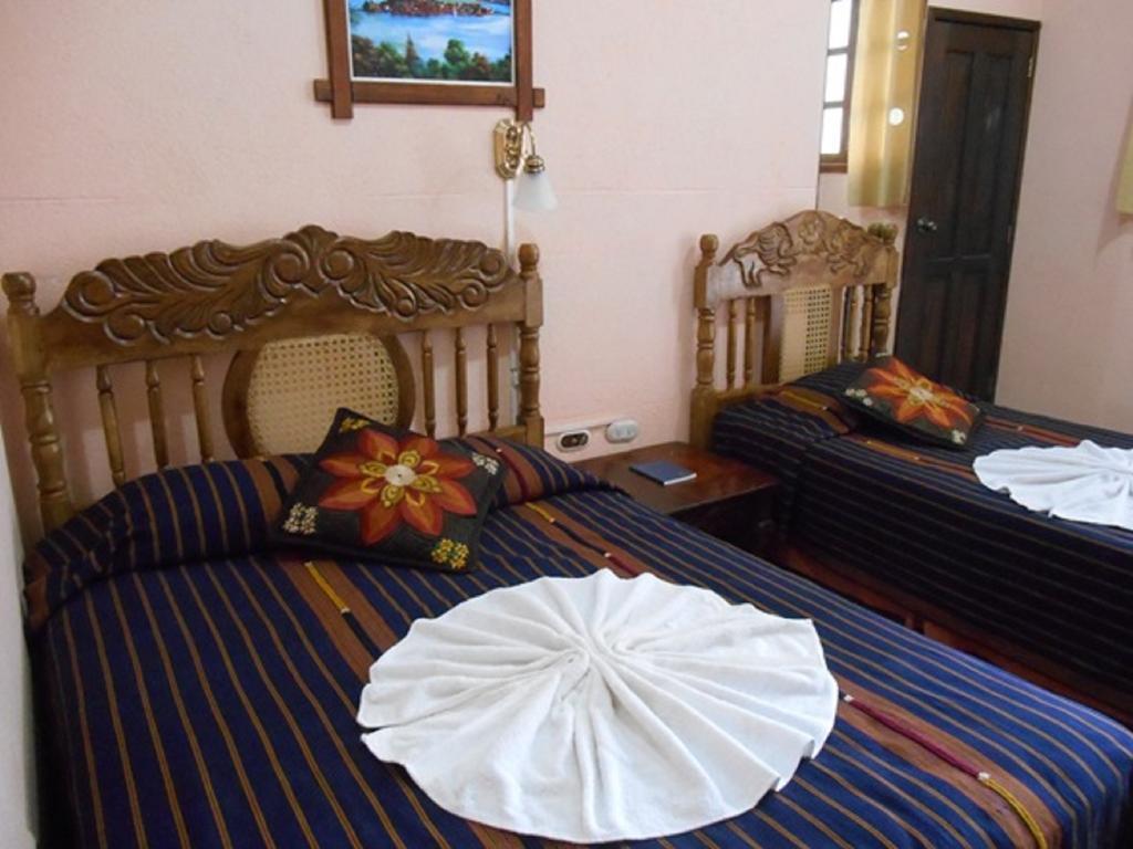 Hotel El Chaparral Panajachel Habitación foto
